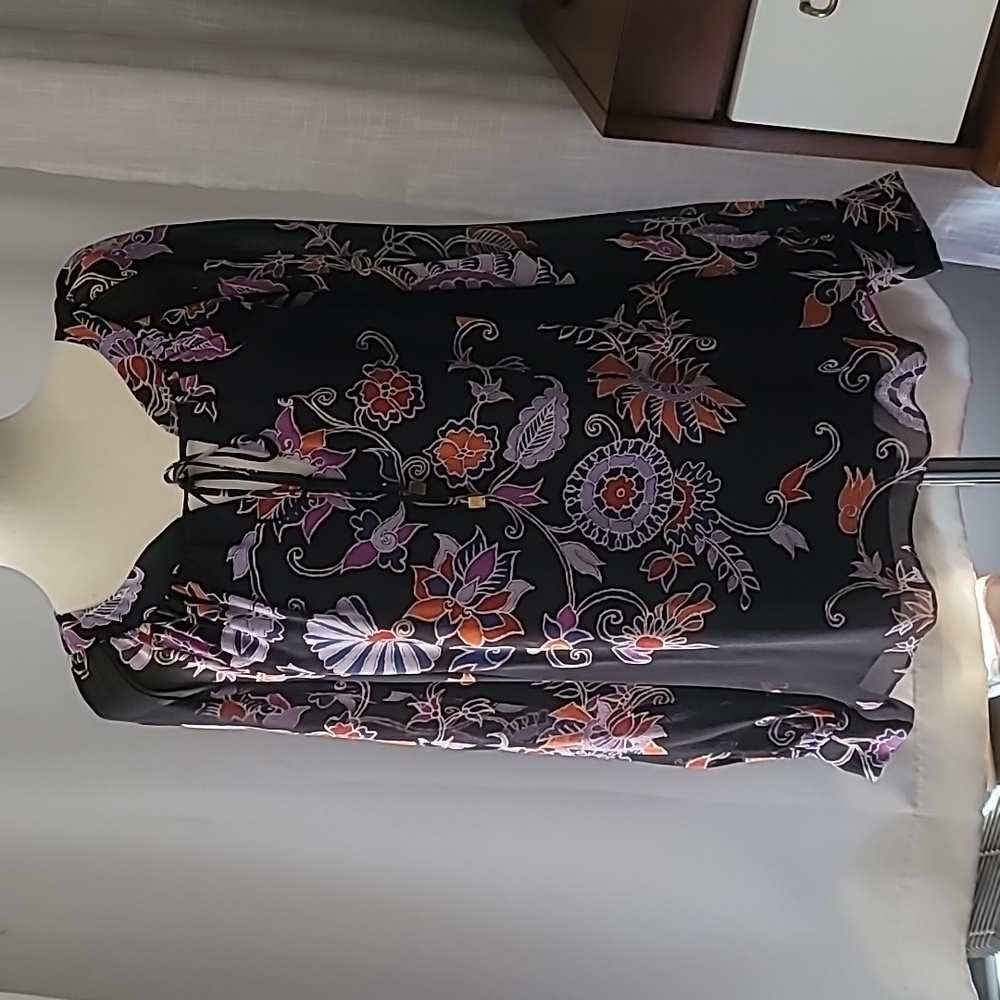 100% Silk Alice & Trixie Blouse Size Small. EUC